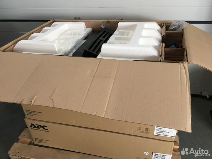 Аккумуляторная батарея APC sum48rmxlbp2u