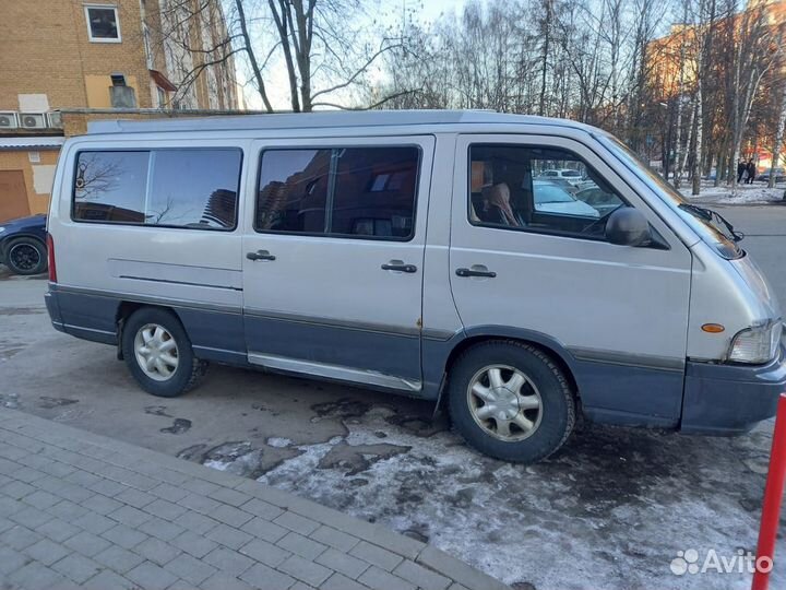 SsangYong Istana 2.9 МТ, 2003, 370 000 км