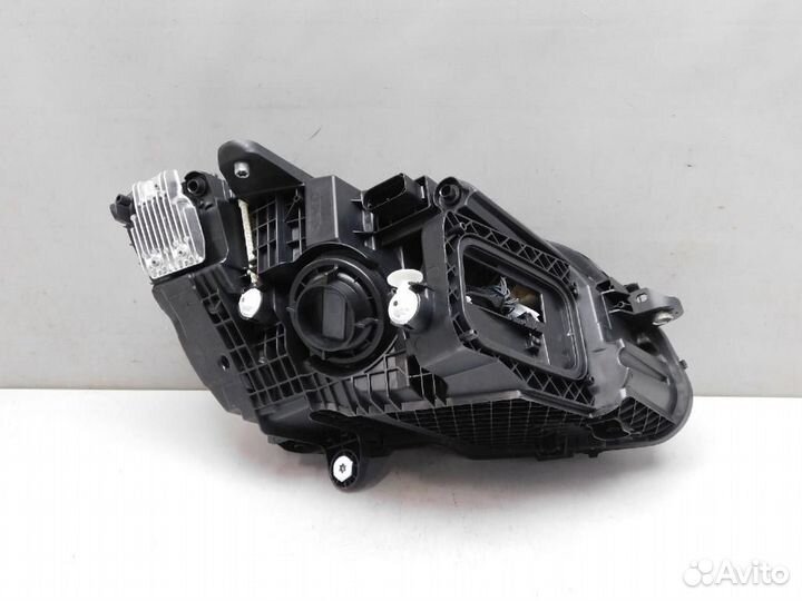 Фара левая Mercedes-Benz C-Class