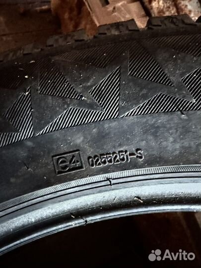 Bridgestone Ice Cruiser 7000 235/55 R19