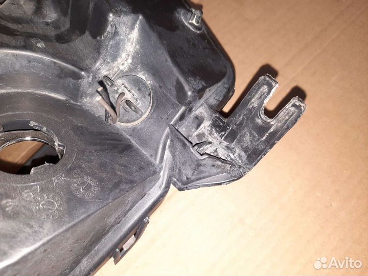 Фара правая Chevrolet Tahoe 3 2006-14