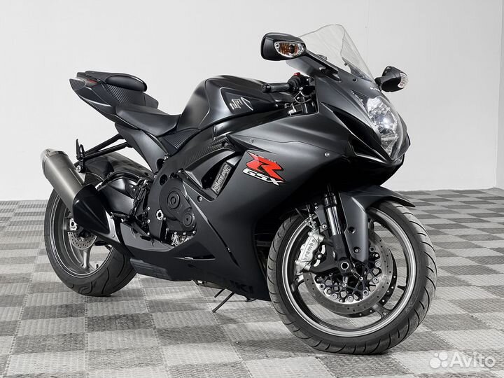 Suzuki GSX-R 600 2017 года 4400км