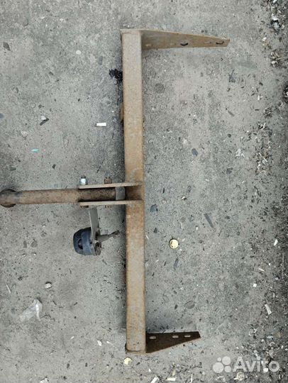 Фаркоп на гранту седан