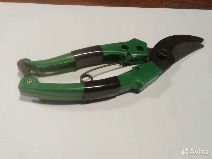 Секатор садовый