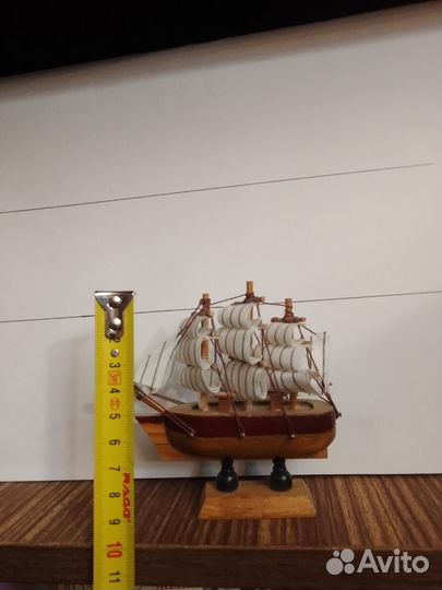 Модель корабля парусника