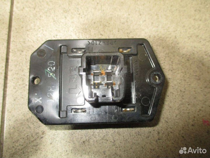 Резистор отопителя Toyota Corolla (E150)