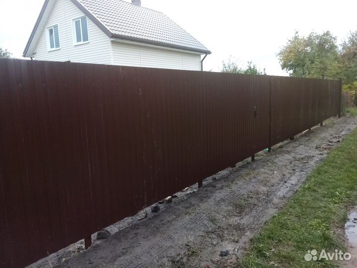 Заборы из профнастила и сетки рабицы