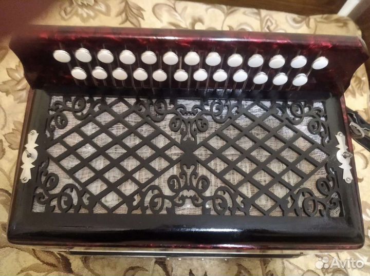 Гармонь цельнопланочная