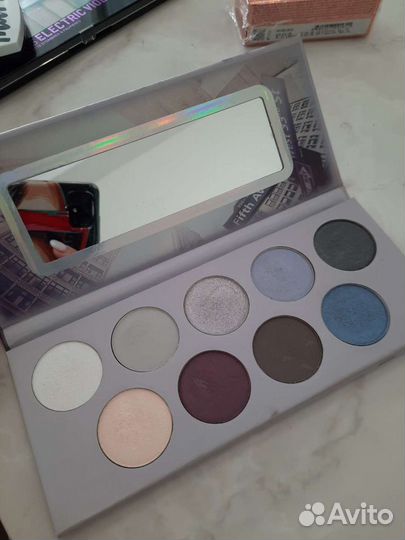 Тени для век Essence