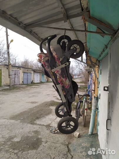 Детская всесезонная коляск с надувными колесами