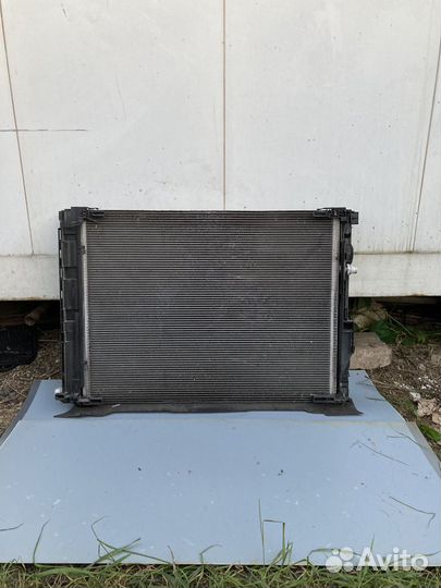 Радиатор охлаждения Mercedes Benz w222
