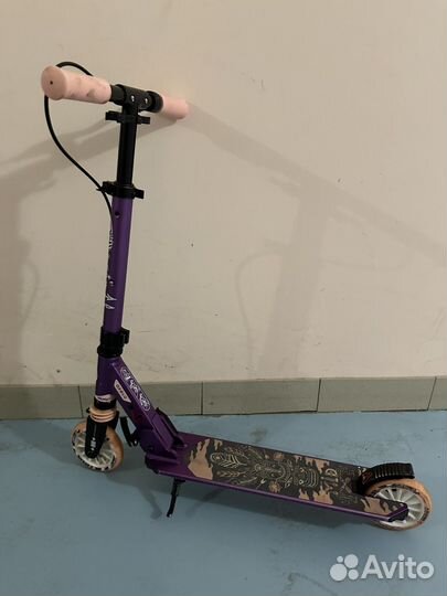 Самокат двухколесный для девочки