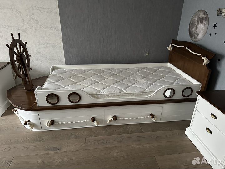 Эксклюзивная мебель из массива для детской комнаты