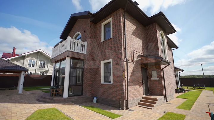 Дом 274 м² на участке 15 сот.