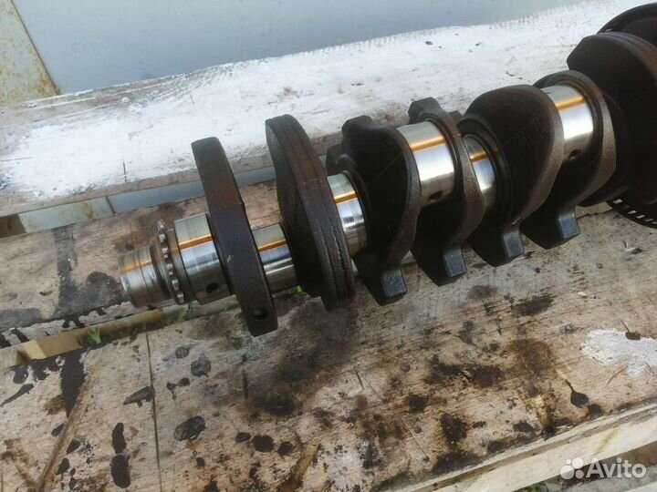 Коленвал passat B6 fsi 2.0