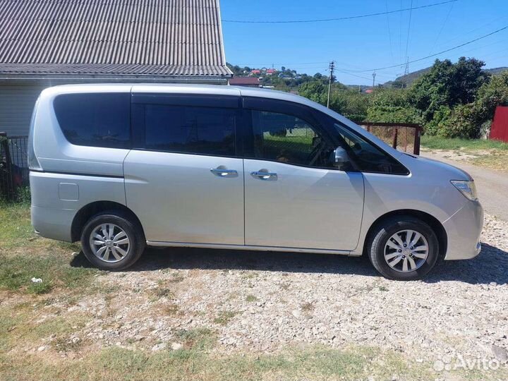 Nissan Serena 2.0 CVT, 2012, 130 000 км