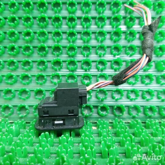 Кнопка (выключатель) Volkswagen Tiguan 5N1 2008