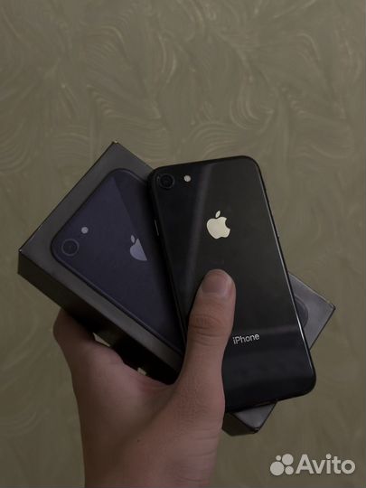 iPhone 8, 64 ГБ