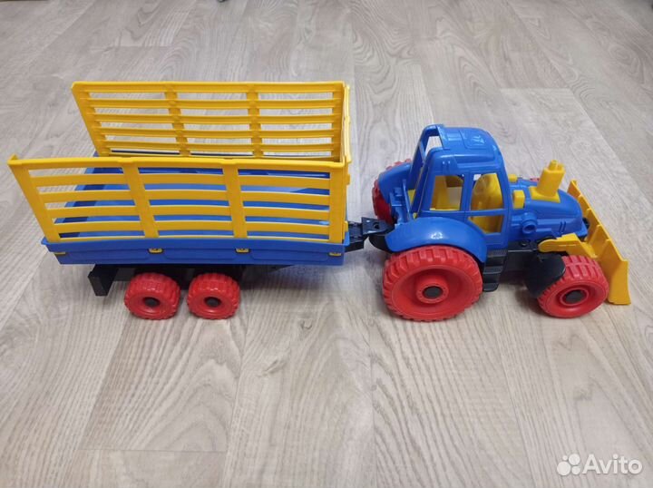 Игрушка Трактор с тележкой