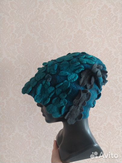 Шапка ручной работы из шерсти