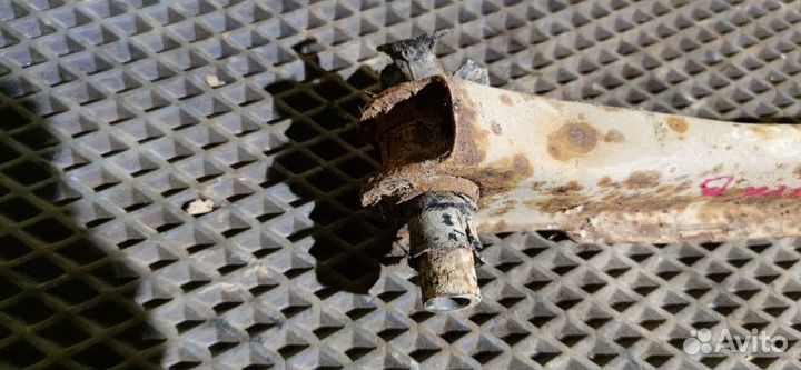 Рычаг задний верхний левый Opel Vectra