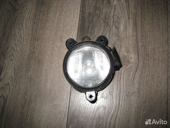 Фара противотуманная (правая) Ford Mondeo 3