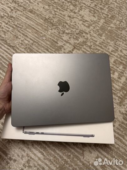 Apple macbook air 13 2022 m2 8/256