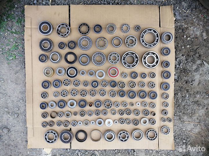 Продаю плашки, метчики и подшипники СССР