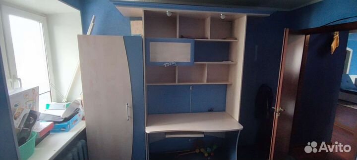 Детский стол и 2 шкафчика