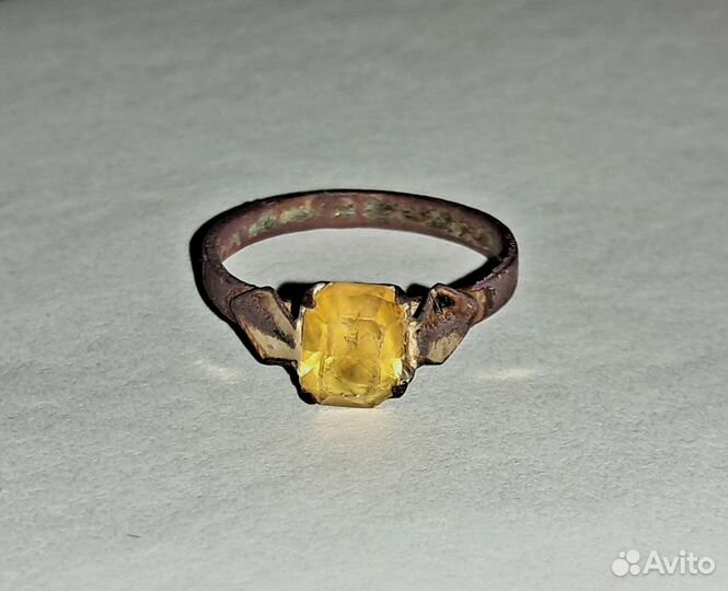 Кольцо женское позолоченное старинное с камнем XX