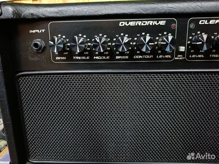 Гитарный комбоусилитель