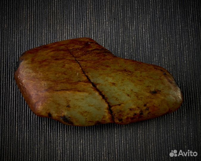 Окатыш нефрита необработанный