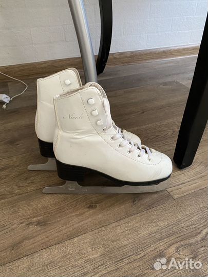 Коньки фигурные 33 размер