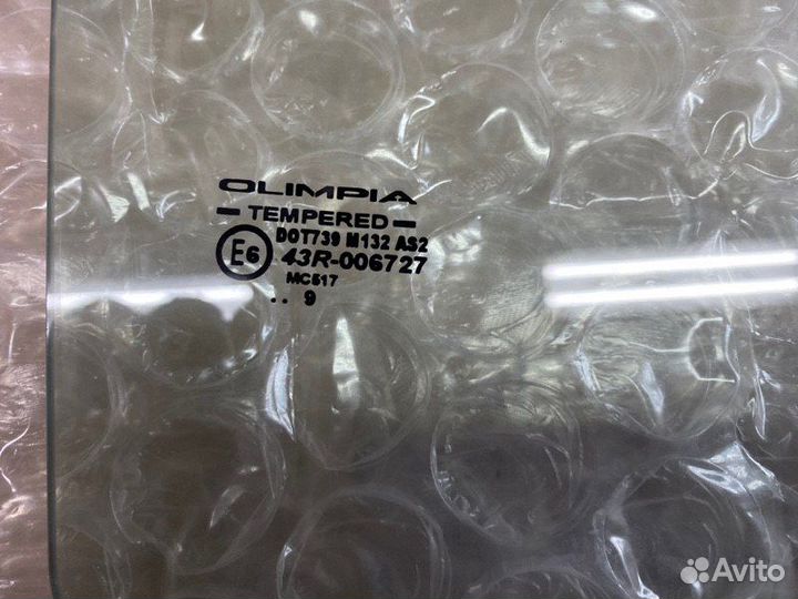 Стекло двери заднее правое Mitsubishi Colt