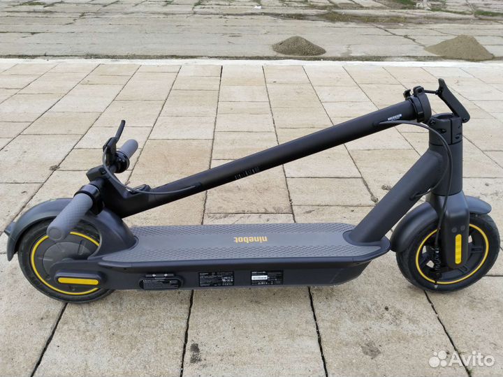 Электросамокат ninebot KickScooter max g30