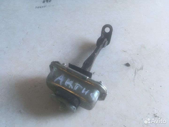 Ограничитель двери SsangYong Actyon new