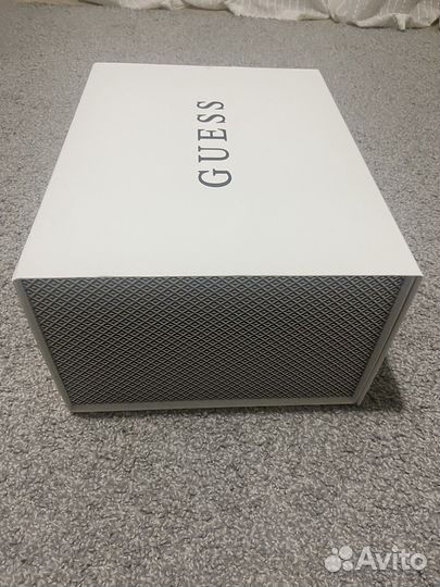 Подарочная коробка guess