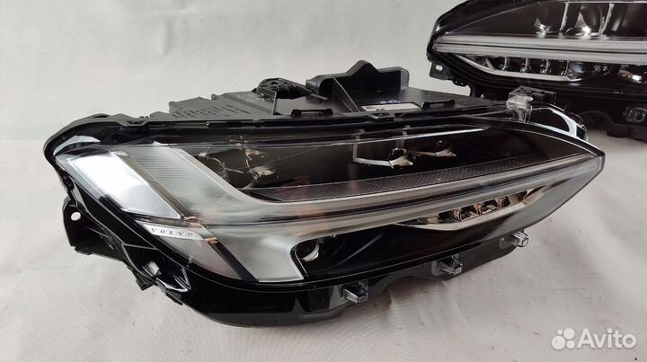 Volvo S90 V90 передние фары full LED