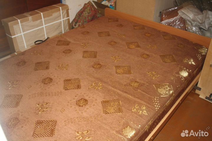 Двухспальная кровать