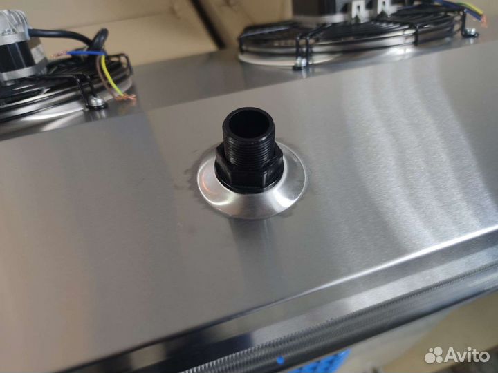 Холодильный сплит для цветов и пива