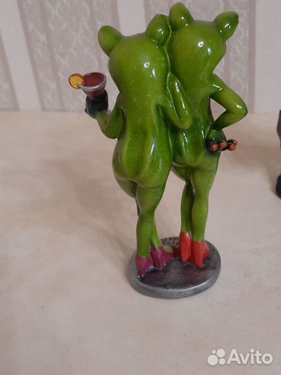 Статуэтка лягушка