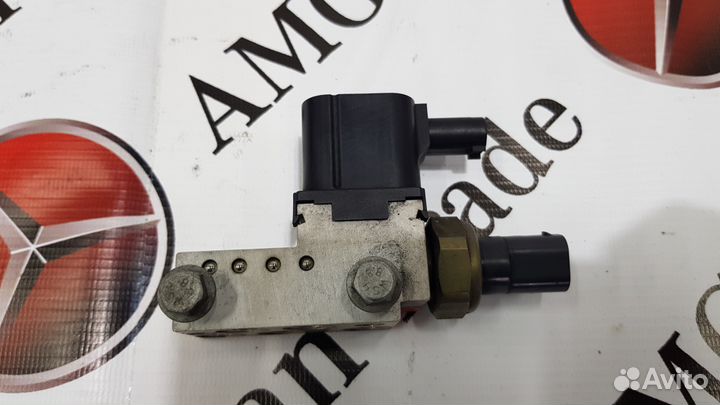 Клапан пневмоподвески на Mercedes w211