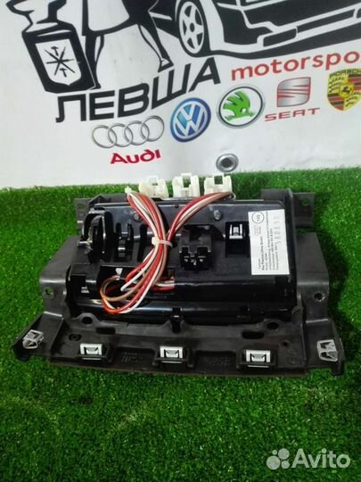 Прикуриватель задний Audi A8 4H0864051