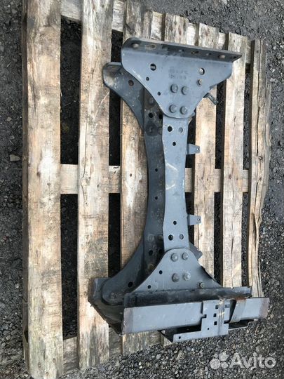 Траверса рамы поперечная Mercedes Actros