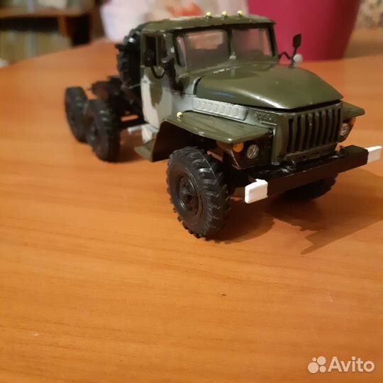 Модель 1 43 урал 4420 военный седельный тягач