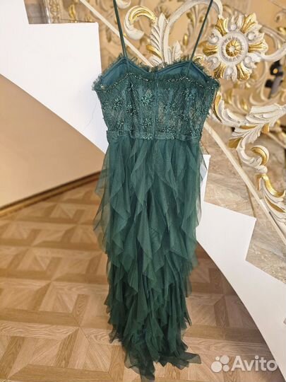 Шикарное вечернее платье, Изумрудное
