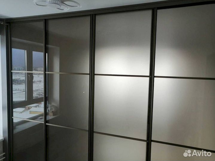 Стеклянная перегородка