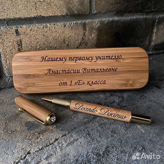 Ручка из дерева в футляре