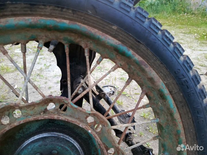 Колесо на мотоцикл урал