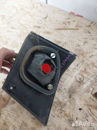 Задний стоп Mitsubishi carisma